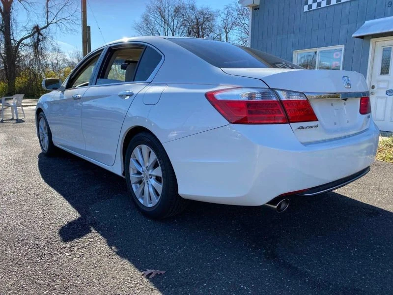 2015 Honda Accord 9th Gen - Image 3 of 12