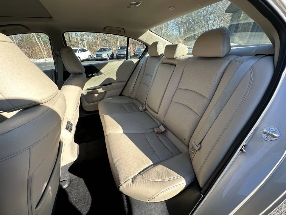 2015 Honda Accord 9th Gen - Image 13 of 21