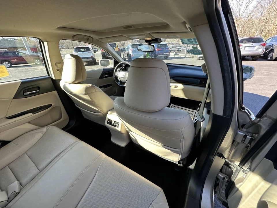 2015 Honda Accord 9th Gen - Image 20 of 21