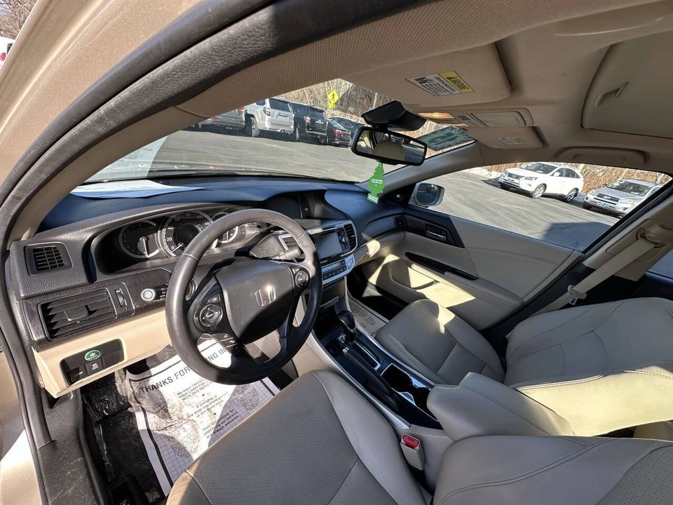 2015 Honda Accord 9th Gen - Image 9 of 21