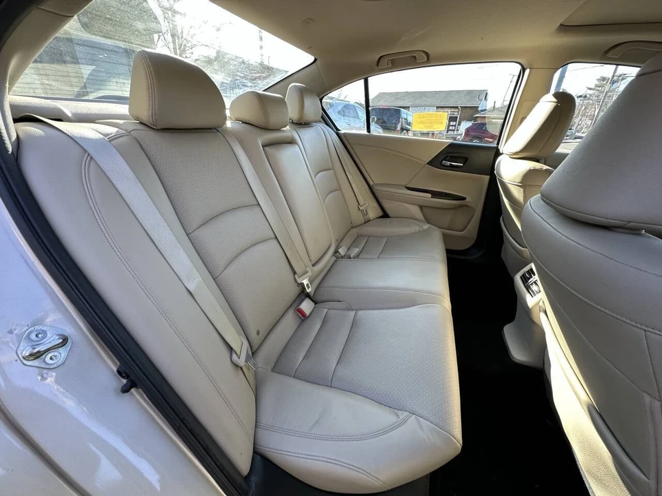 2015 Honda Accord 9th Gen - Image 19 of 21
