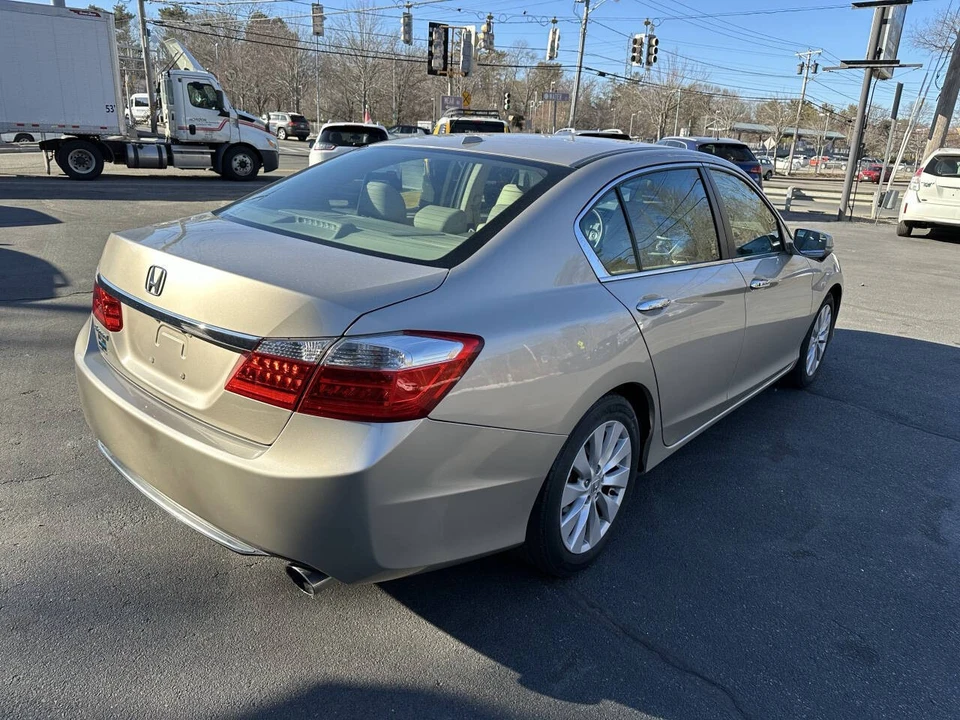 2015 Honda Accord 9th Gen - Image 7 of 21