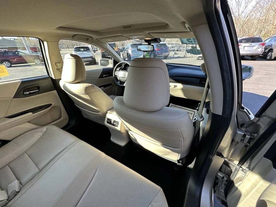 2015 Honda Accord 9th Gen - Image 20 of 21