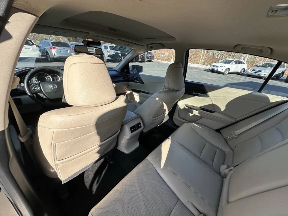 2015 Honda Accord 9th Gen - Image 14 of 21