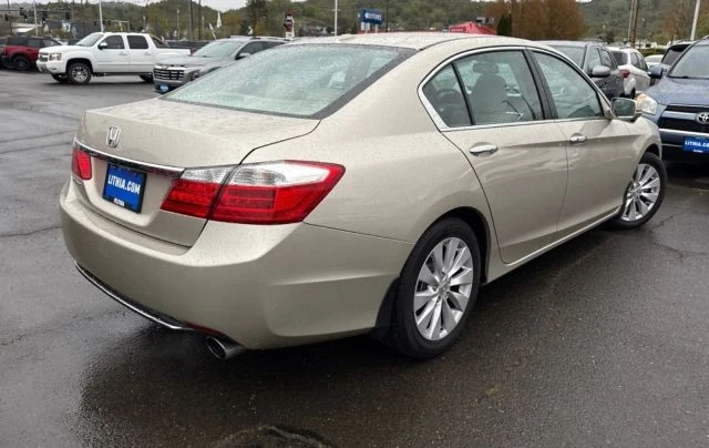 2015 Honda Accord 9th Gen - Image 2 of 3