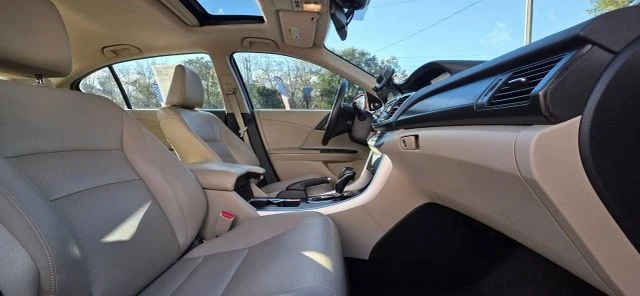 2015 Honda Accord 9th Gen - Image 15 of 20