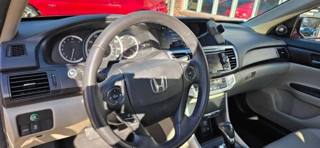 2015 Honda Accord 9th Gen - Image 12 of 20