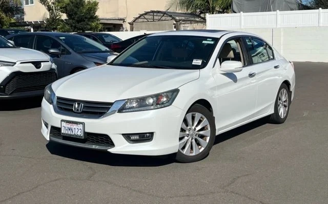 2015 Honda Accord 9th Gen - Image 2 of 6
