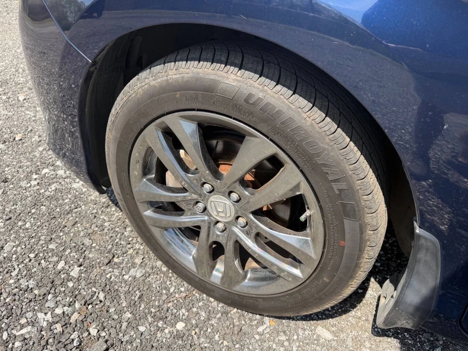 2015 Honda Accord 9th Gen - Image 11 of 27