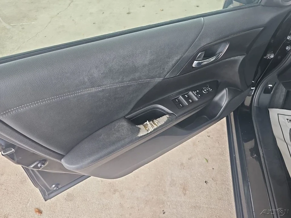 2015 Honda Accord 9th Gen - Image 13 of 21