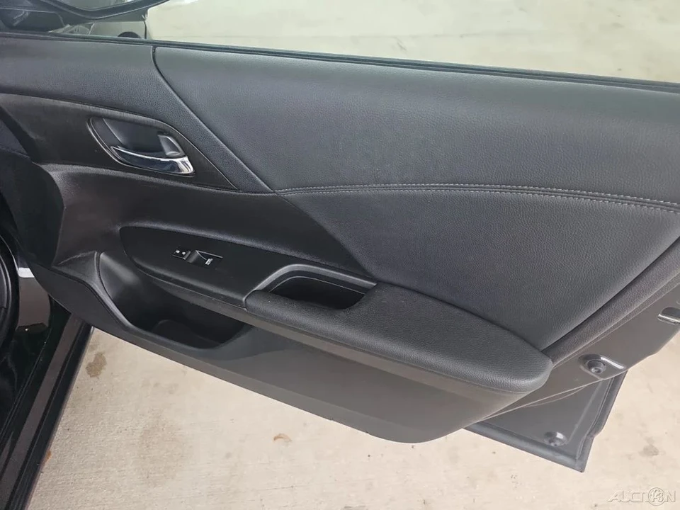 2015 Honda Accord 9th Gen - Image 18 of 21