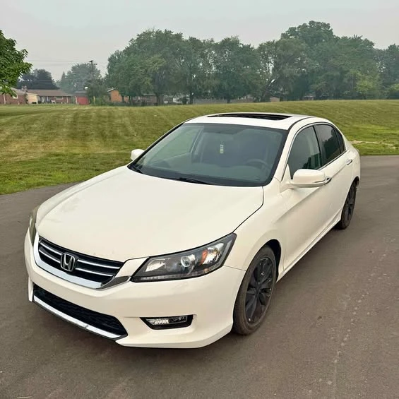 2015 Honda Accord 9th Gen - Image 1 of 1