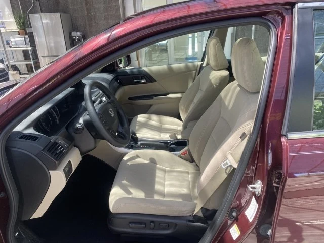 2015 Honda Accord 9th Gen - Image 15 of 21