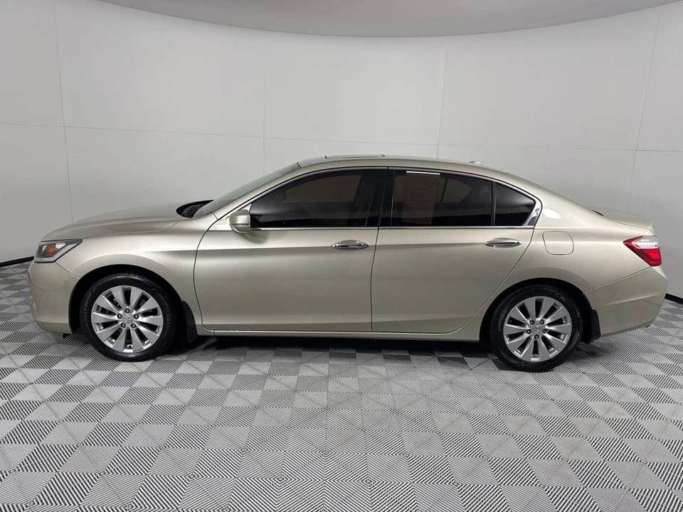 2015 Honda Accord 9th Gen - Image 8 of 12