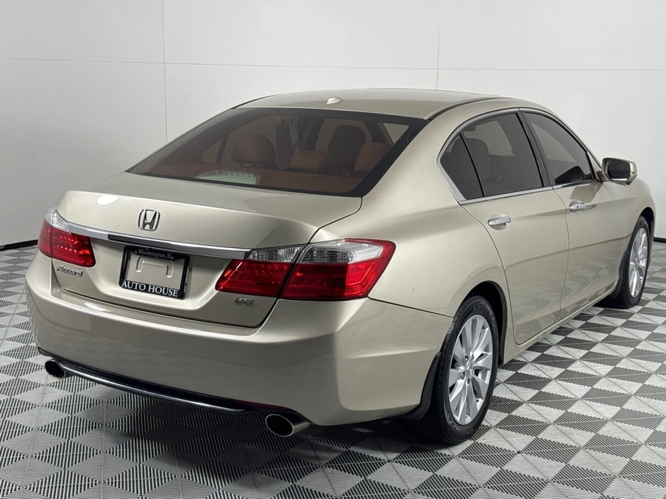 2015 Honda Accord 9th Gen - Image 5 of 12