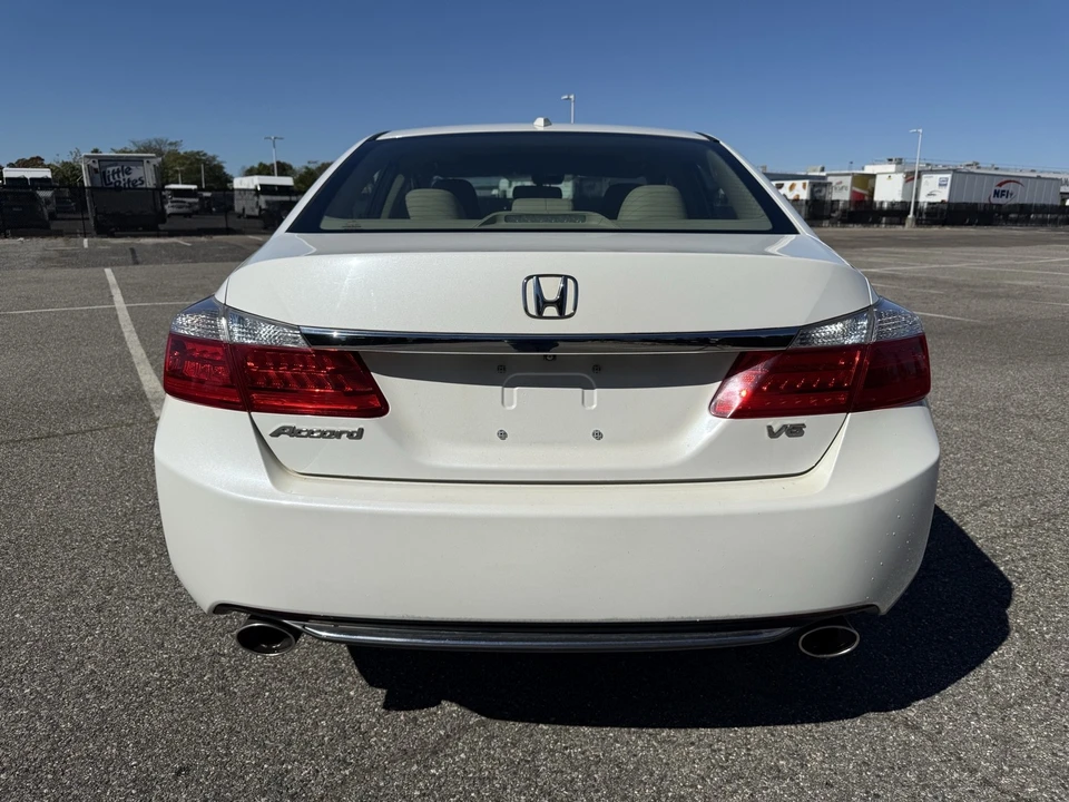 2015 Honda Accord 9th Gen - Image 7 of 14