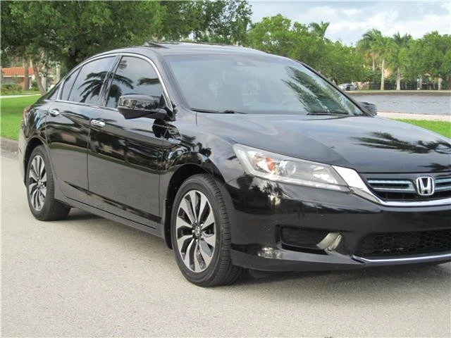 2015 Honda Accord 9th Gen - Image 2 of 12