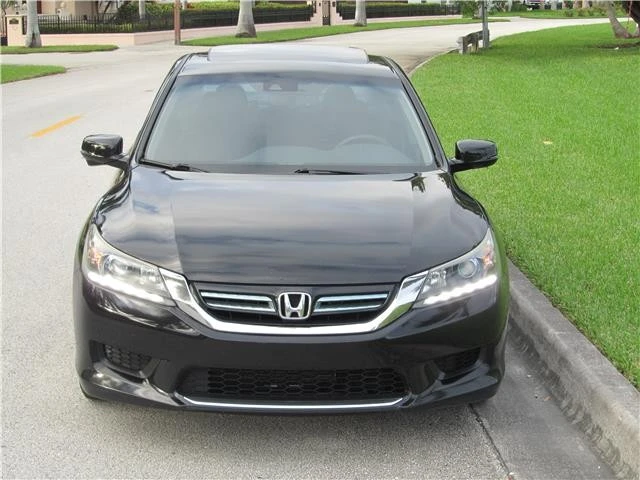 2015 Honda Accord 9th Gen - Image 3 of 12