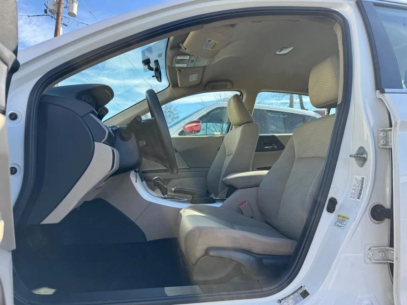 2015 Honda Accord 9th Gen - Image 9 of 12