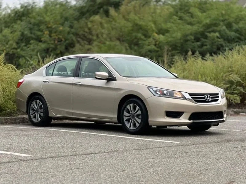 2015 Honda Accord 9th Gen - Image 2 of 12