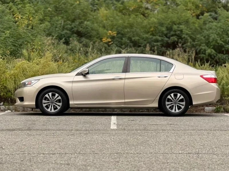 2015 Honda Accord 9th Gen - Image 5 of 12