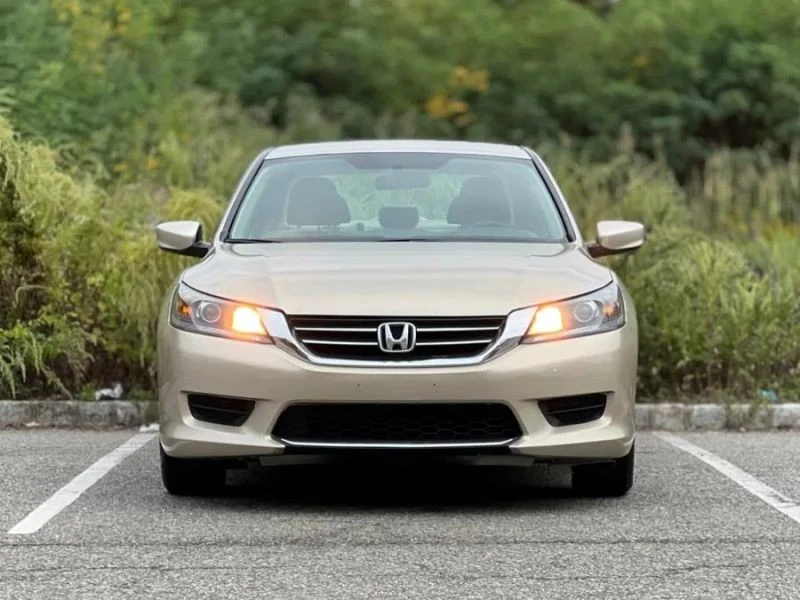 2015 Honda Accord 9th Gen - Image 3 of 12