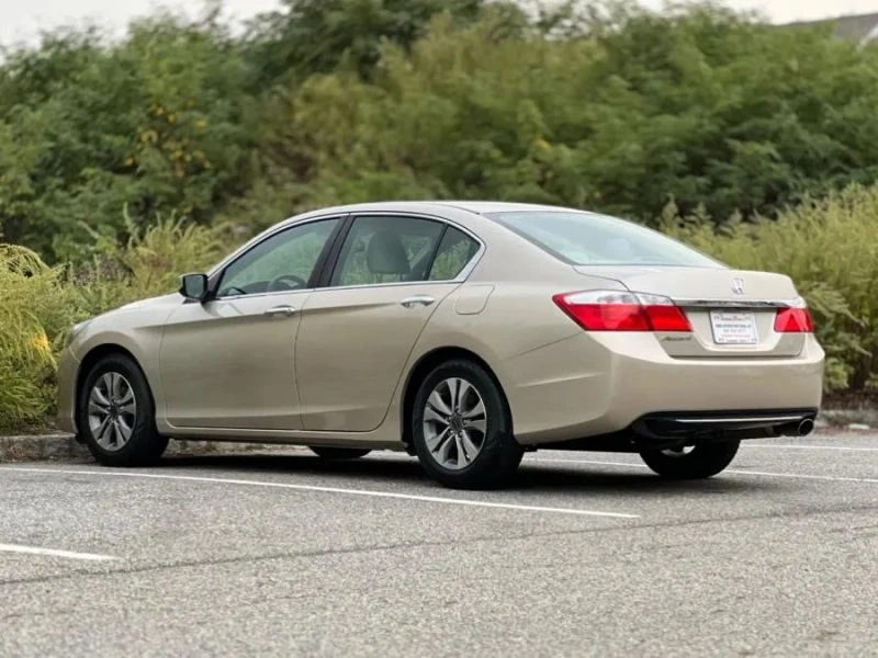 2015 Honda Accord 9th Gen - Image 6 of 12