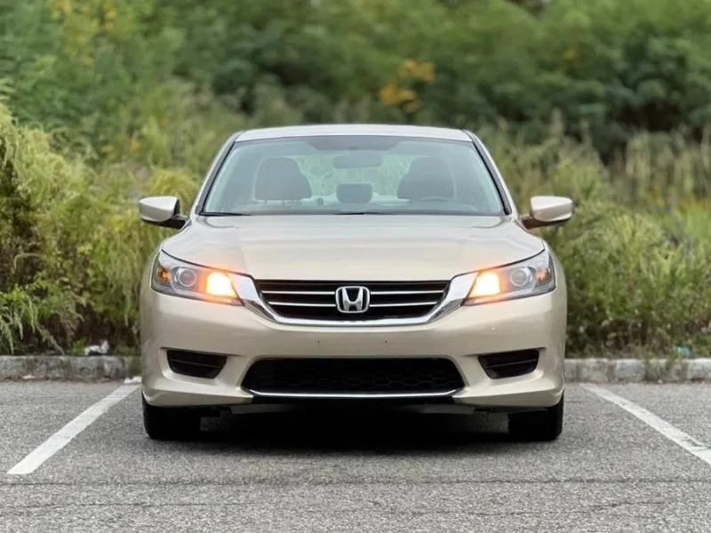 2015 Honda Accord 9th Gen - Image 3 of 12
