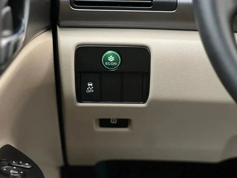 2015 Honda Accord 9th Gen - Image 11 of 12