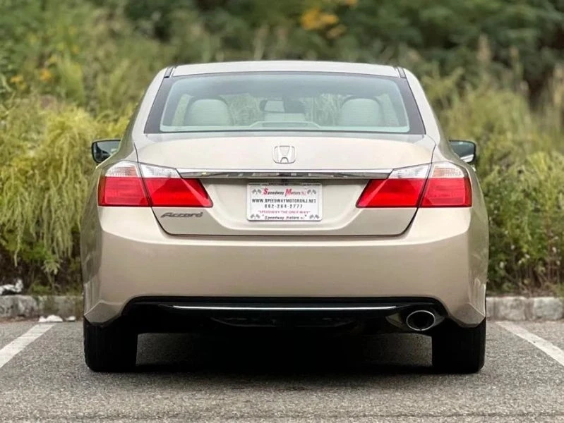 2015 Honda Accord 9th Gen - Image 7 of 12