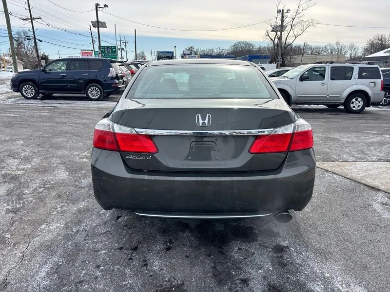 2015 Honda Accord 9th Gen - Image 5 of 12