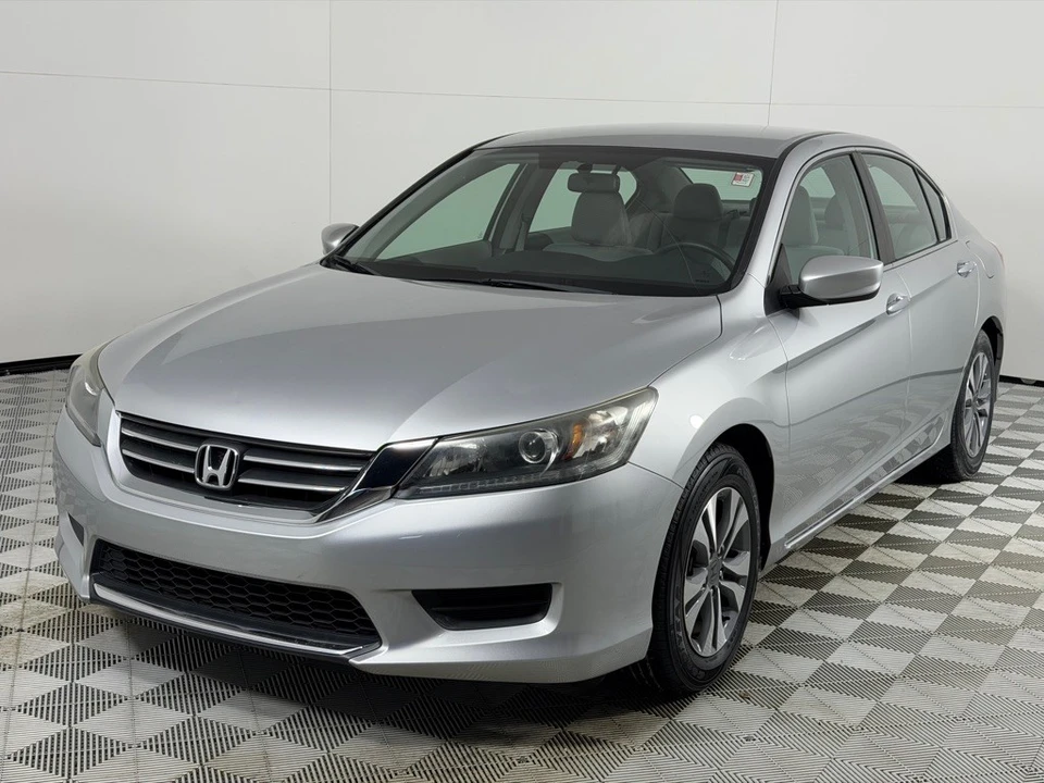 2015 Honda Accord 9th Gen - Image 9 of 12