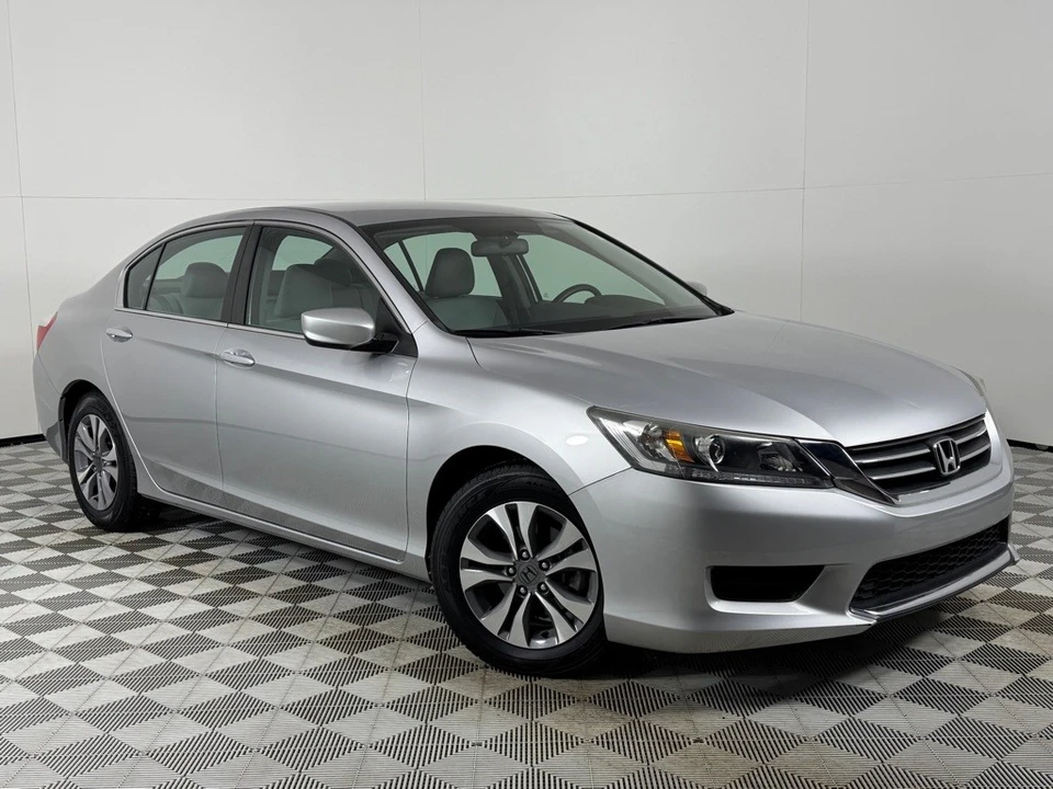 2015 Honda Accord 9th Gen - Image 2 of 12