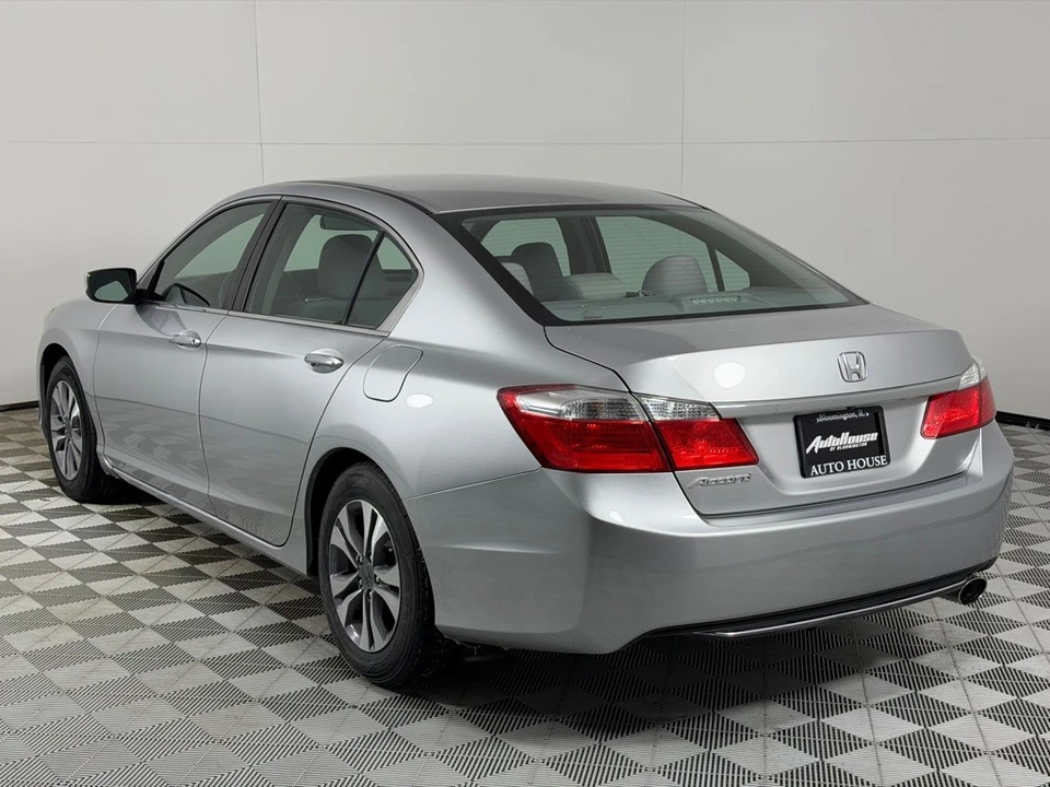 2015 Honda Accord 9th Gen - Image 7 of 12