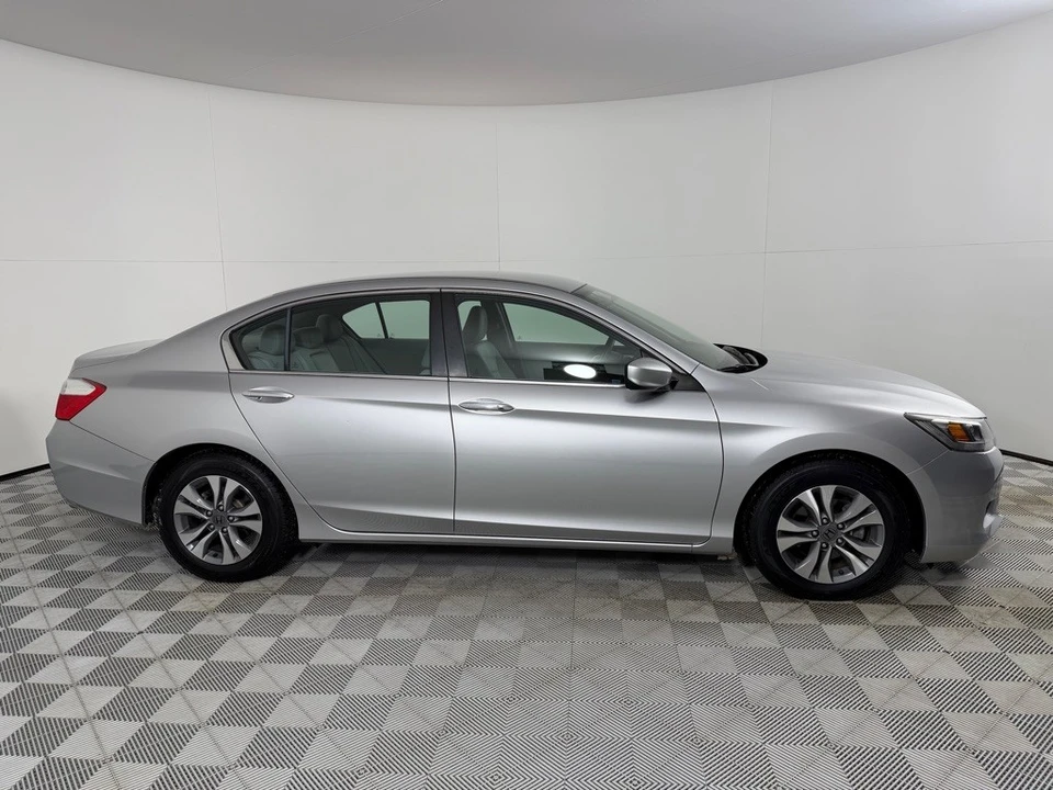 2015 Honda Accord 9th Gen - Image 4 of 12