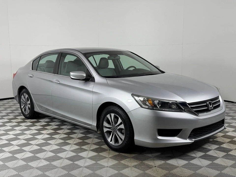 2015 Honda Accord 9th Gen - Image 3 of 12
