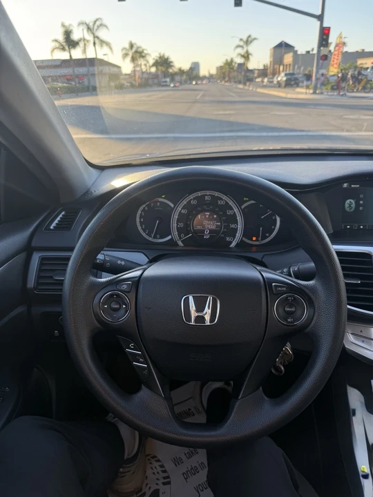 2015 Honda Accord 9th Gen - Image 10 of 14