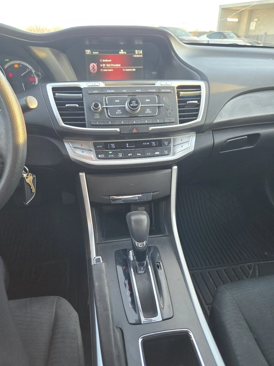 2015 Honda Accord 9th Gen - Image 12 of 18