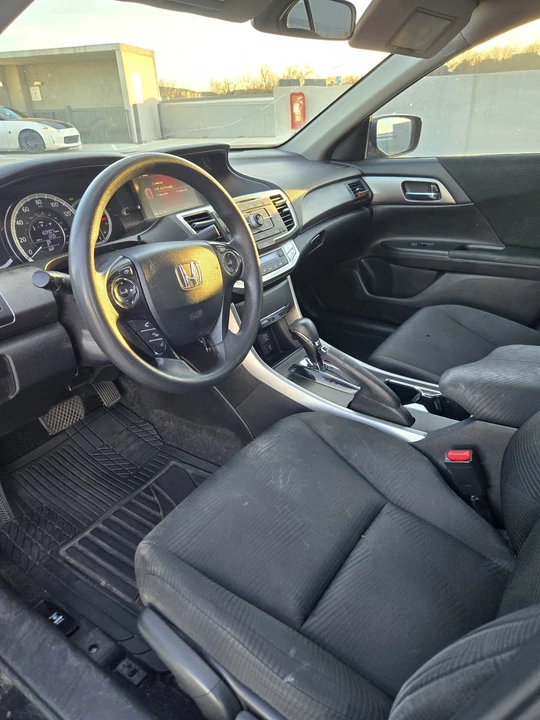 2015 Honda Accord 9th Gen - Image 14 of 18