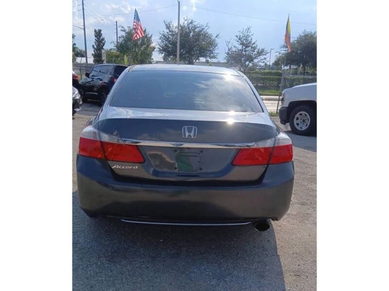 2015 Honda Accord 9th Gen - Image 3 of 10