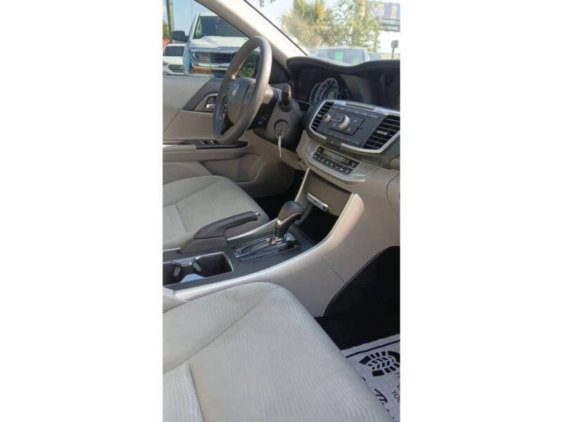 2015 Honda Accord 9th Gen - Image 9 of 10