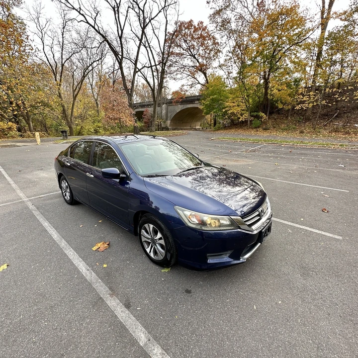 2015 Honda Accord 9th Gen - Image 2 of 16
