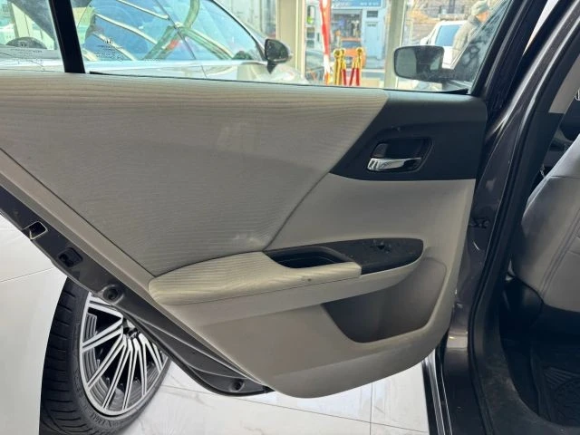 2015 Honda Accord 9th Gen - Image 22 of 31
