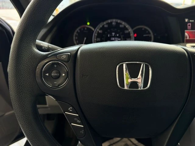 2015 Honda Accord 9th Gen - Image 13 of 31