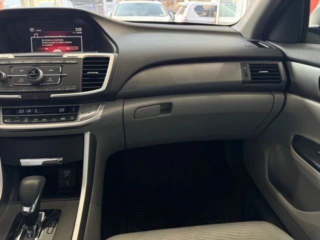 2015 Honda Accord 9th Gen - Image 28 of 31