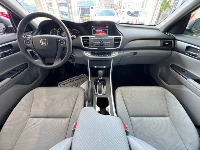 2015 Honda Accord 9th Gen - Image 27 of 31
