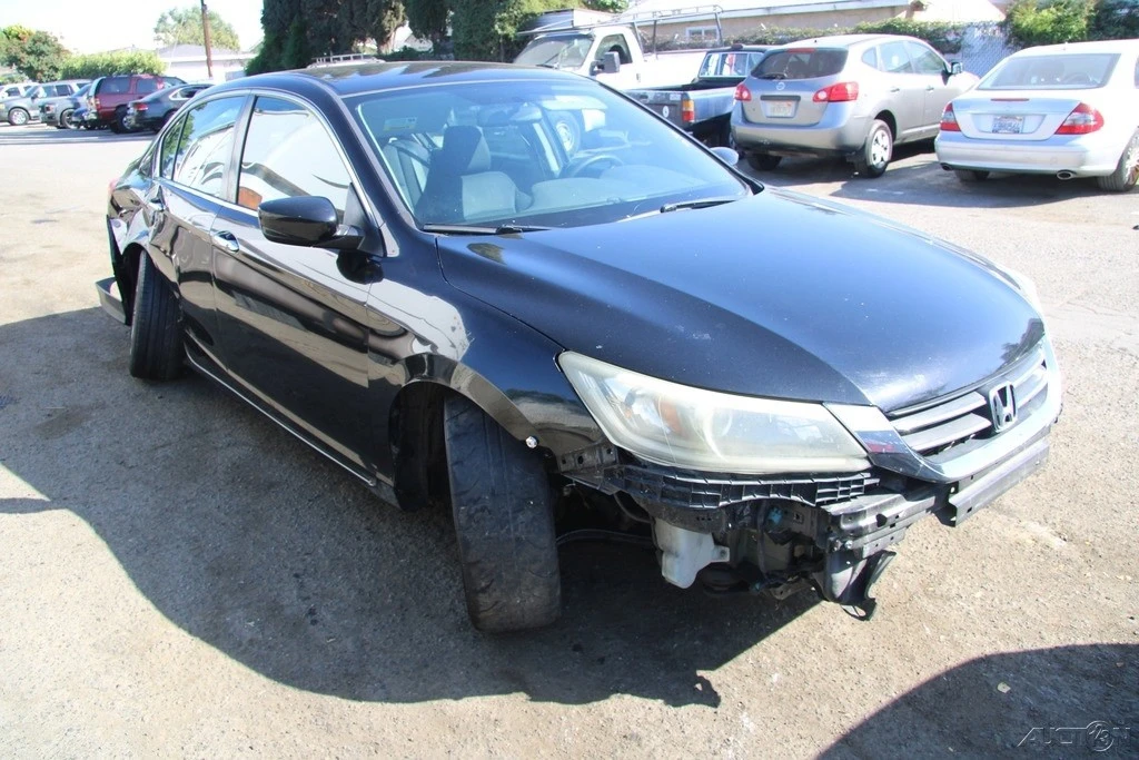 2015 Honda Accord 9th Gen - Image 10 of 21