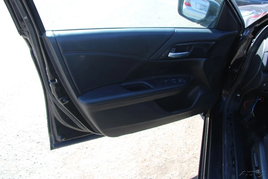 2015 Honda Accord 9th Gen - Image 14 of 21