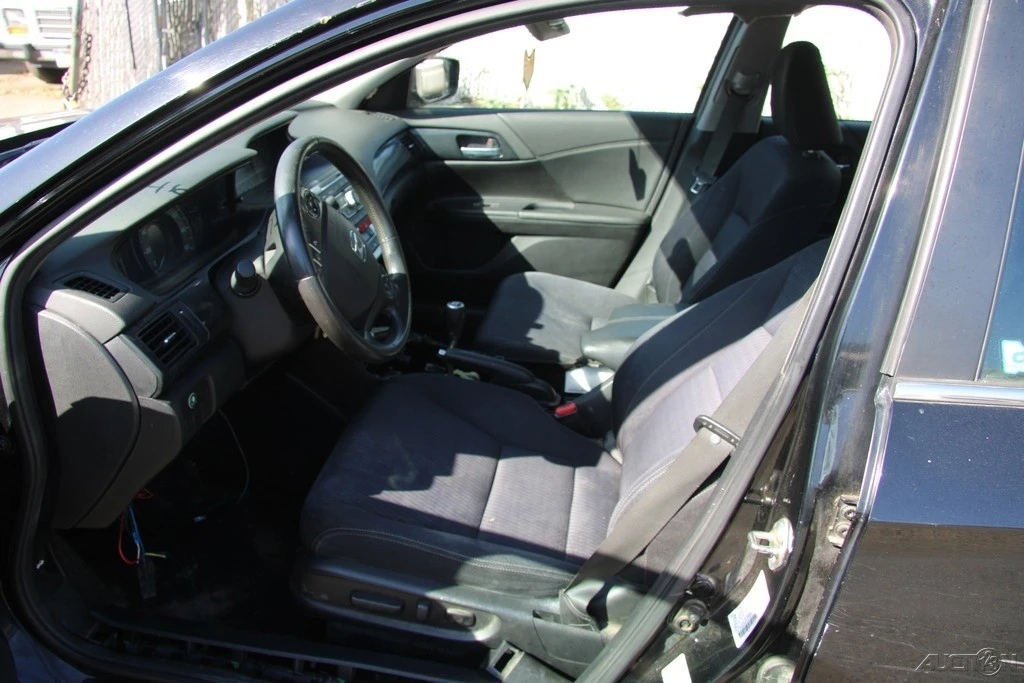 2015 Honda Accord 9th Gen - Image 15 of 21