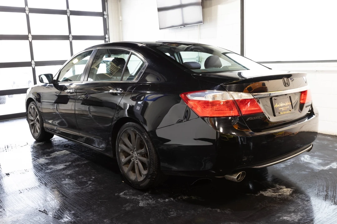 2015 Honda Accord 9th Gen - Image 7 of 21
